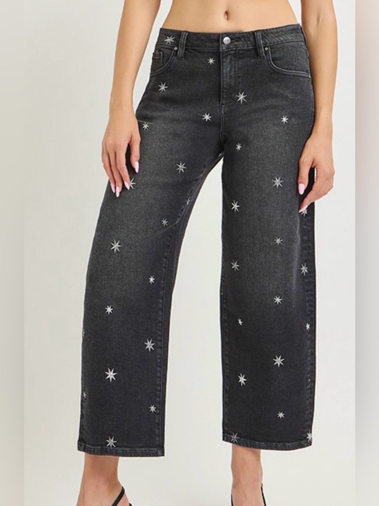 Risen Jeans Denim - Risen Crop Barrel Leg Embroidered Star Jeans